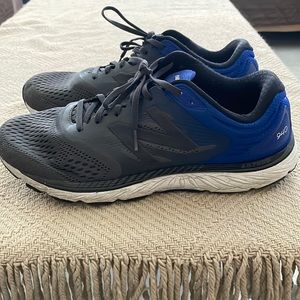 Men’s New Balance Sneakers
